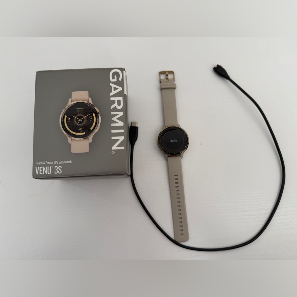 Garmin Venu 3S Smartwatch - Gold and Beige